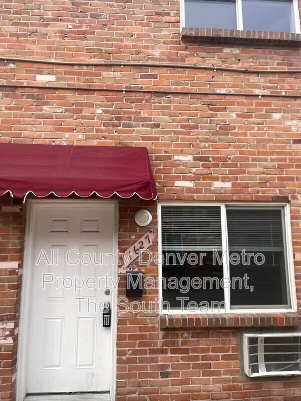 1627 Alton St - Photo 3 of 12