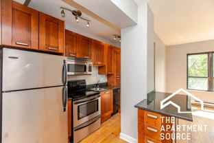 732 W Bittersweet Pl #604 - Photo 1 of 1