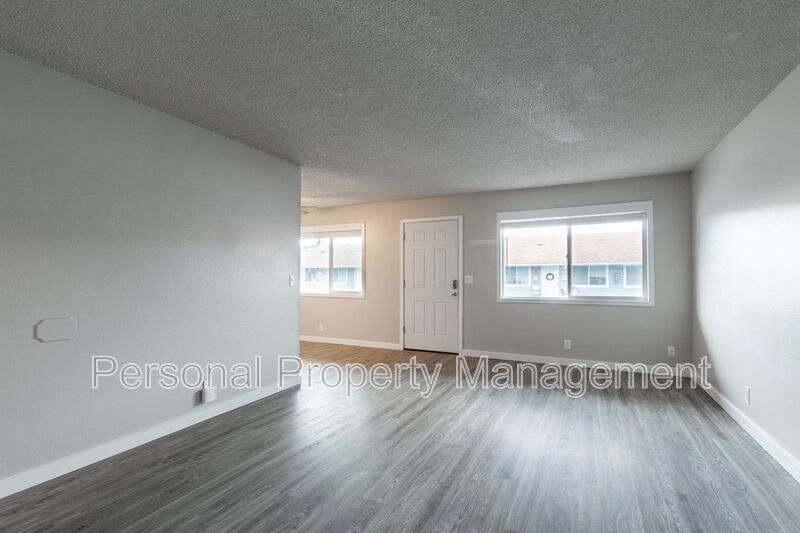 1008 Ne 86th St - Photo 3 of 11