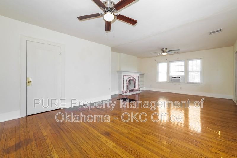 2236 Nw 22nd St - Photo 4 of 21