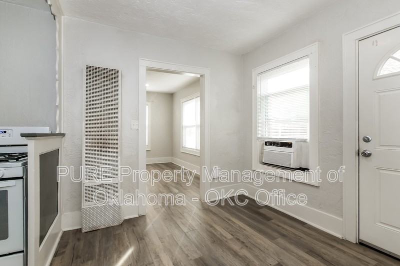 2143 Nw 29th St - Photo 3 of 15