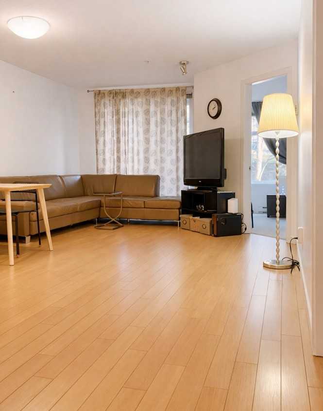 10788 139 Street #3rd Floor - Photo 2 of 18