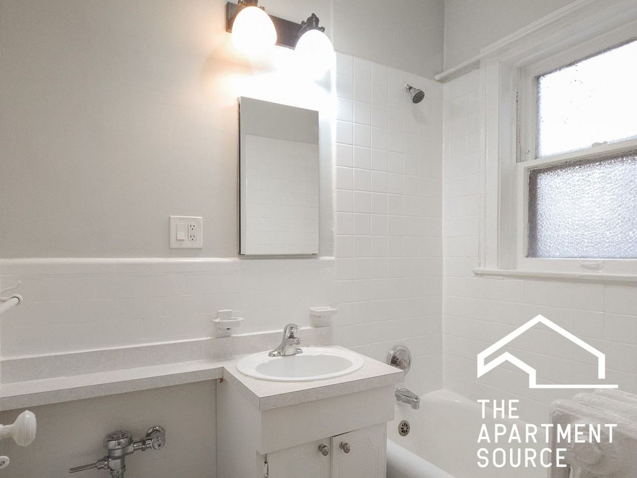 2342 W School St #1 - Photo 4 of 6