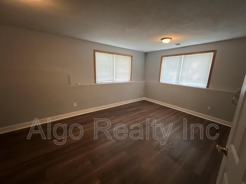 2931 Aldrich Ave N - Photo 4 of 9