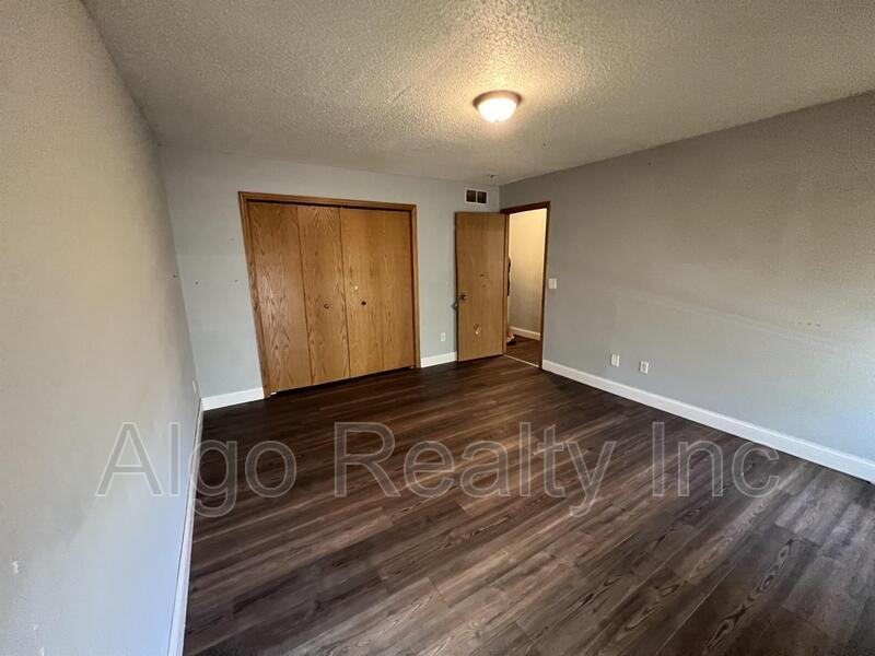 2931 Aldrich Ave N - Photo 7 of 9