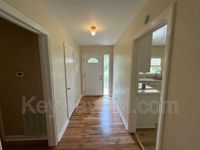 2423 Brentwood Pl - Photo 5 of 16