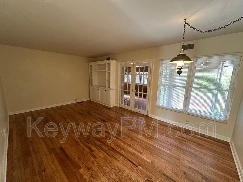 2423 Brentwood Pl - Photo 6 of 16