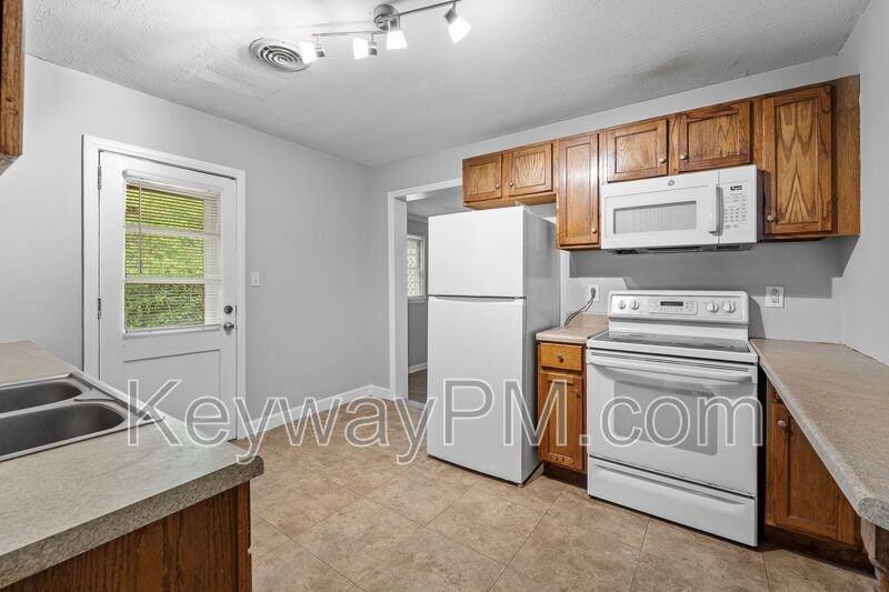 3018 Acorn Rd - Photo 7 of 16