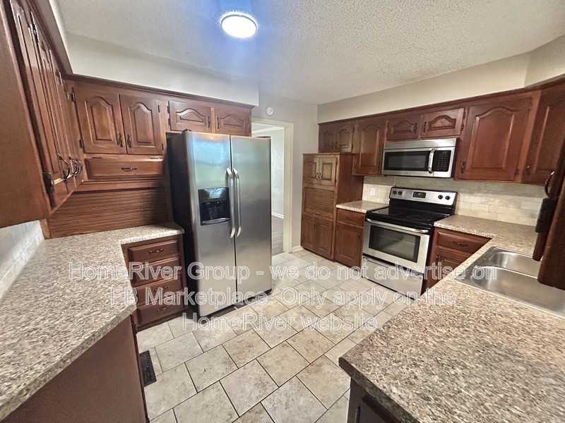 6730 Sterling Ave - Photo 4 of 32