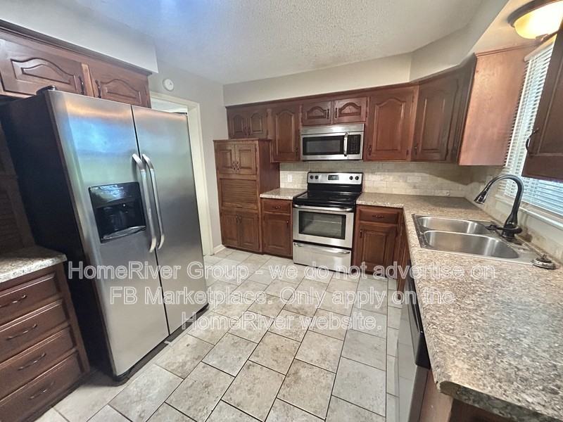 6730 Sterling Ave - Photo 5 of 32