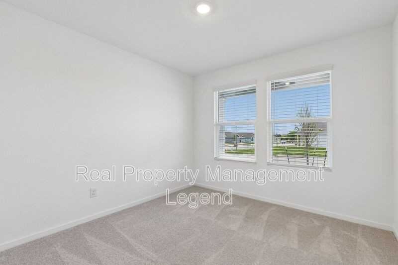 216 Asterwood Ln - Photo 5 of 29