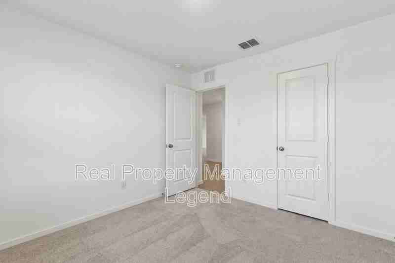 216 Asterwood Ln - Photo 6 of 29