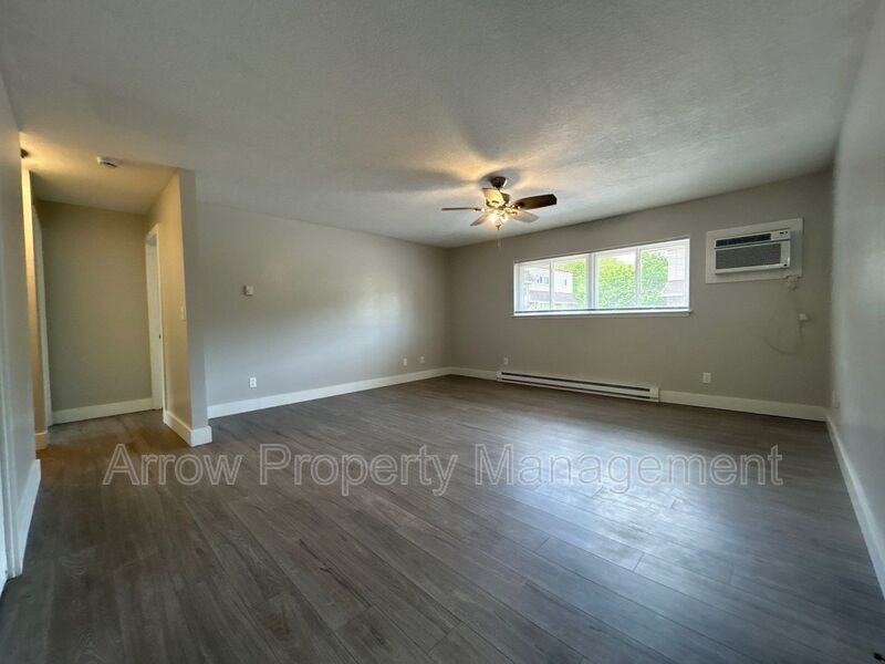 222 Park Ave - Photo 2 of 10