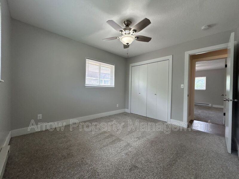 222 Park Ave - Photo 7 of 10