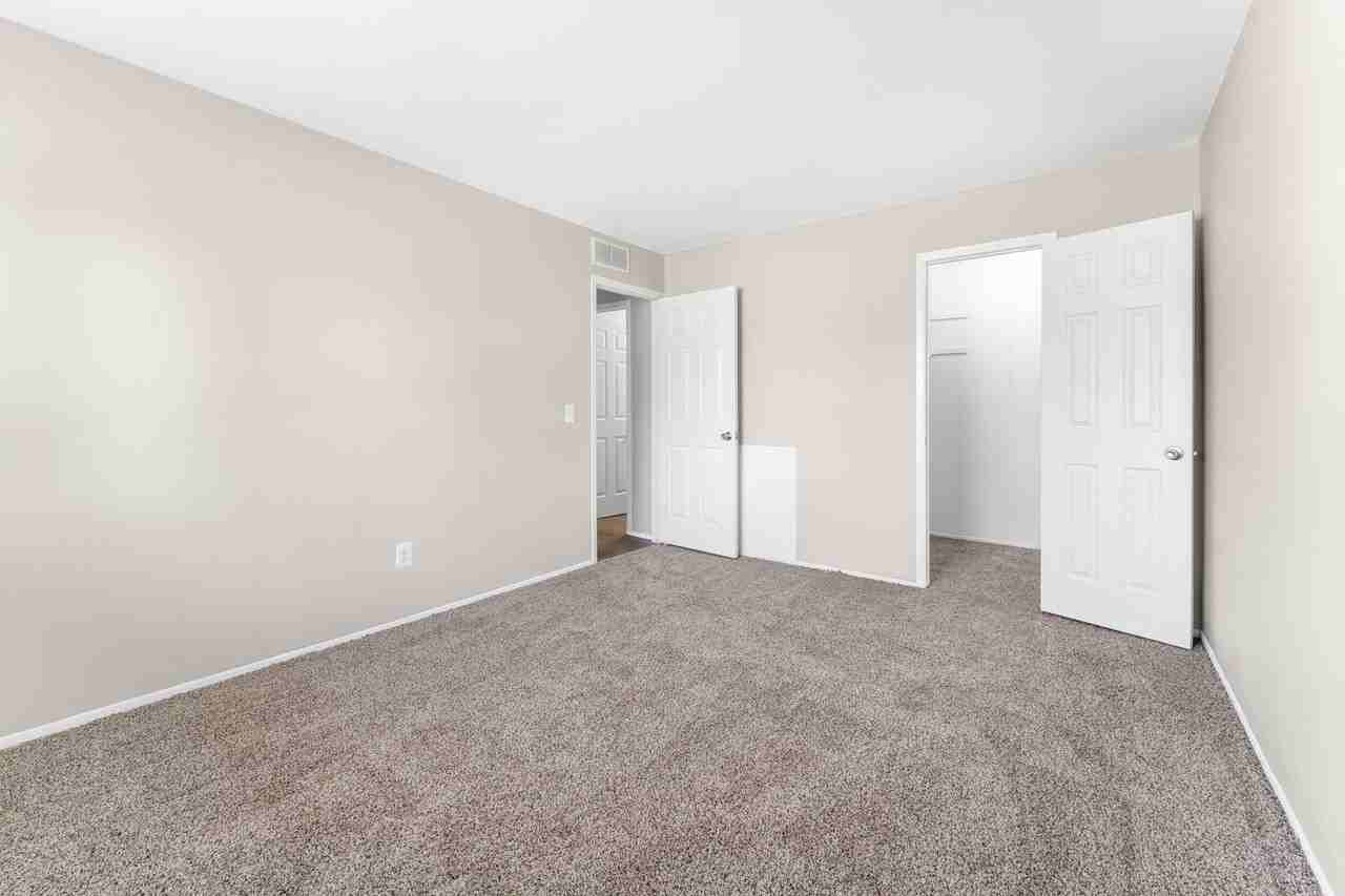 Huron River Garden City - Photo 7 of 32