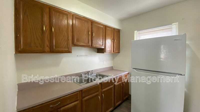 1732 Harold Dr - Photo 5 of 20