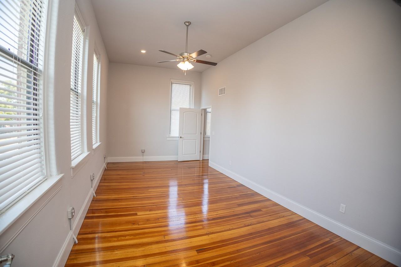 230 West Dunklin (Carpenters' Building) - Photo 5 of 14