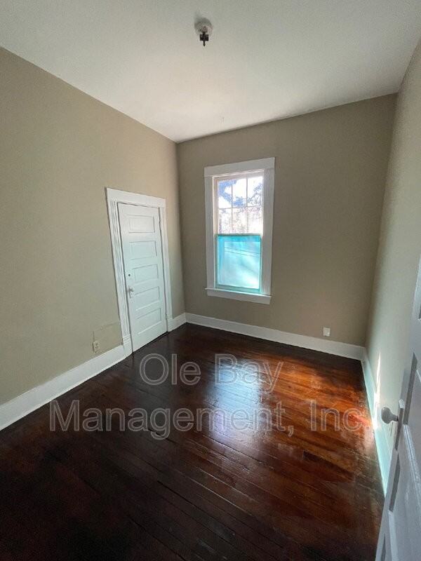 1055 Church St - Photo 4 of 5