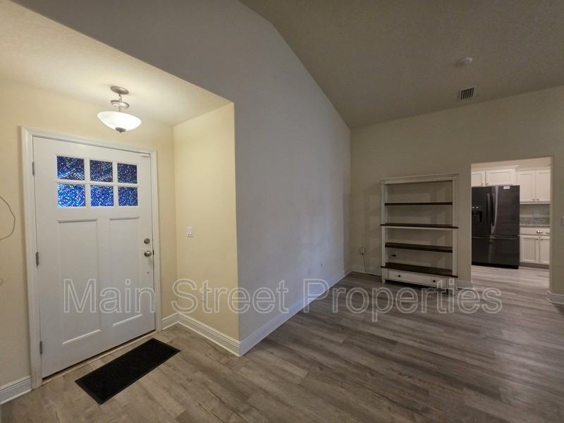 4411 Fiske St - Photo 4 of 28