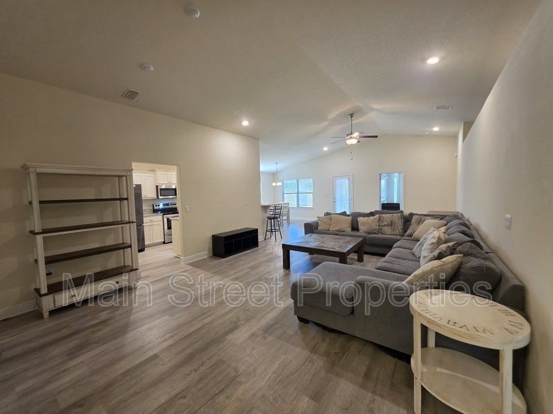 4411 Fiske St - Photo 5 of 28