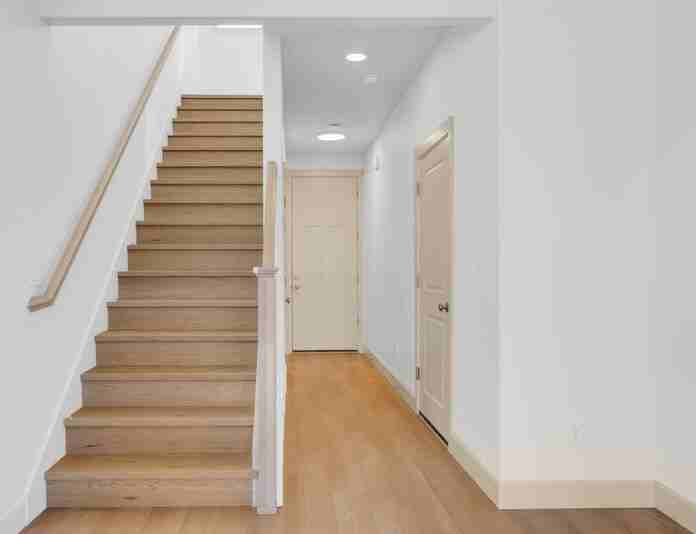 2115 Nw 17th Pl - Photo 3 of 34