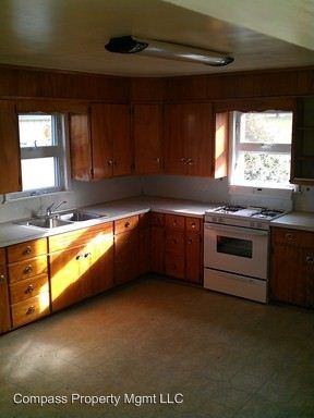 389 Mt Vernon Rd - Photo 2 of 9