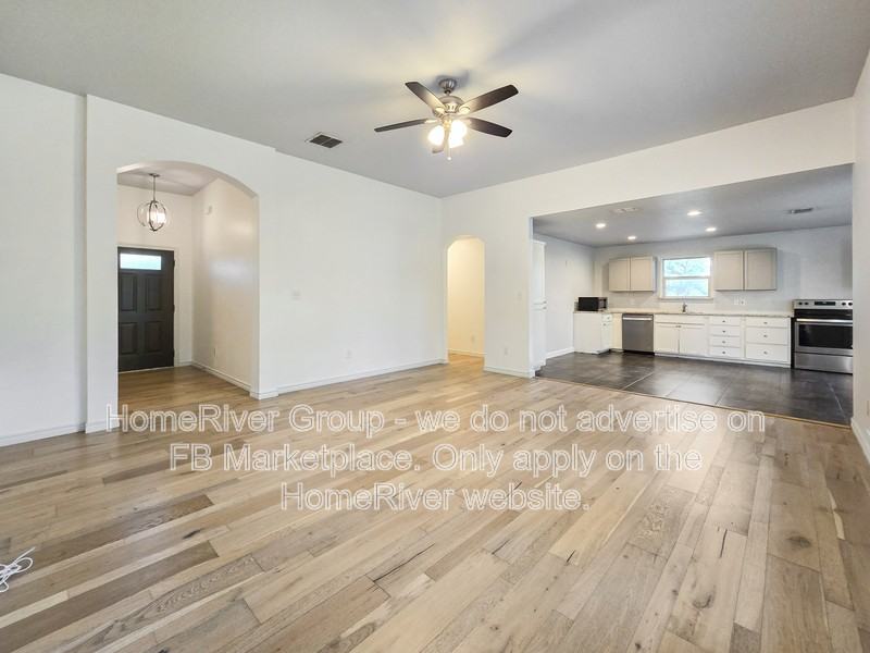 440 Pecan Dr - Photo 5 of 21