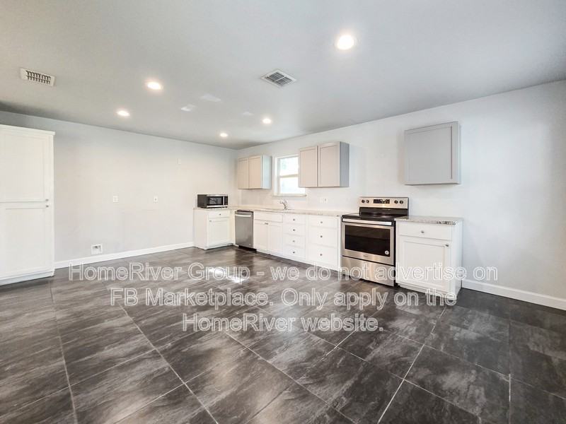 440 Pecan Dr - Photo 7 of 21