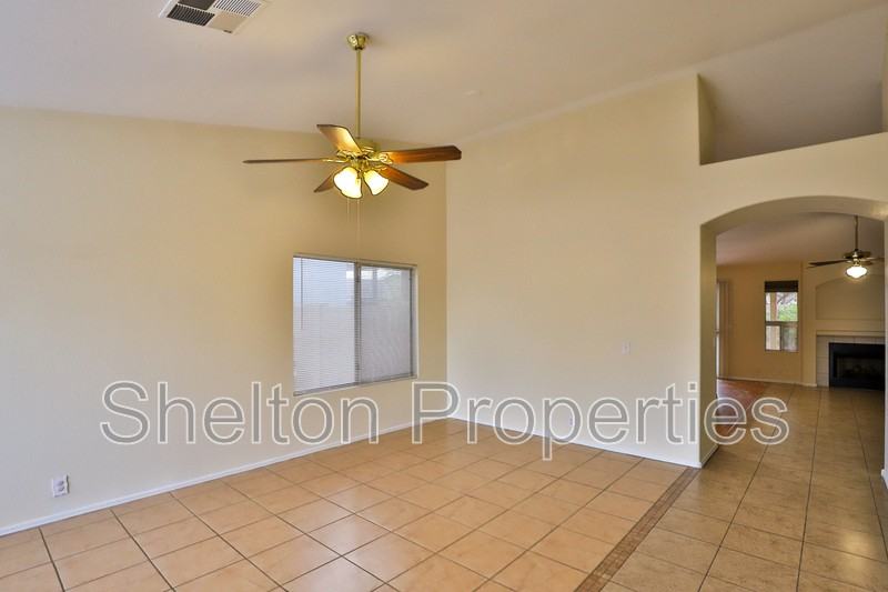 8963 W Ocotillo Rd - Photo 4 of 27