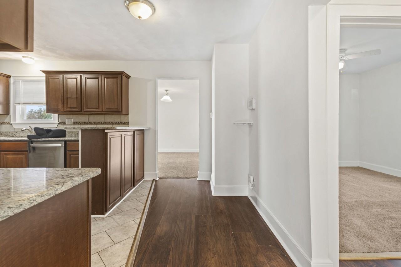 1018 Wolcott Avenue Unit A - Photo 5 of 20