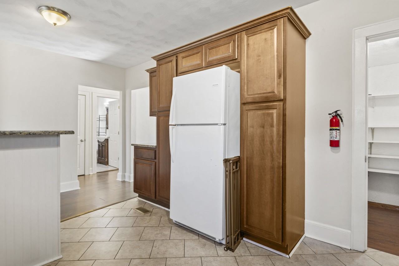 1018 Wolcott Avenue Unit A - Photo 7 of 20