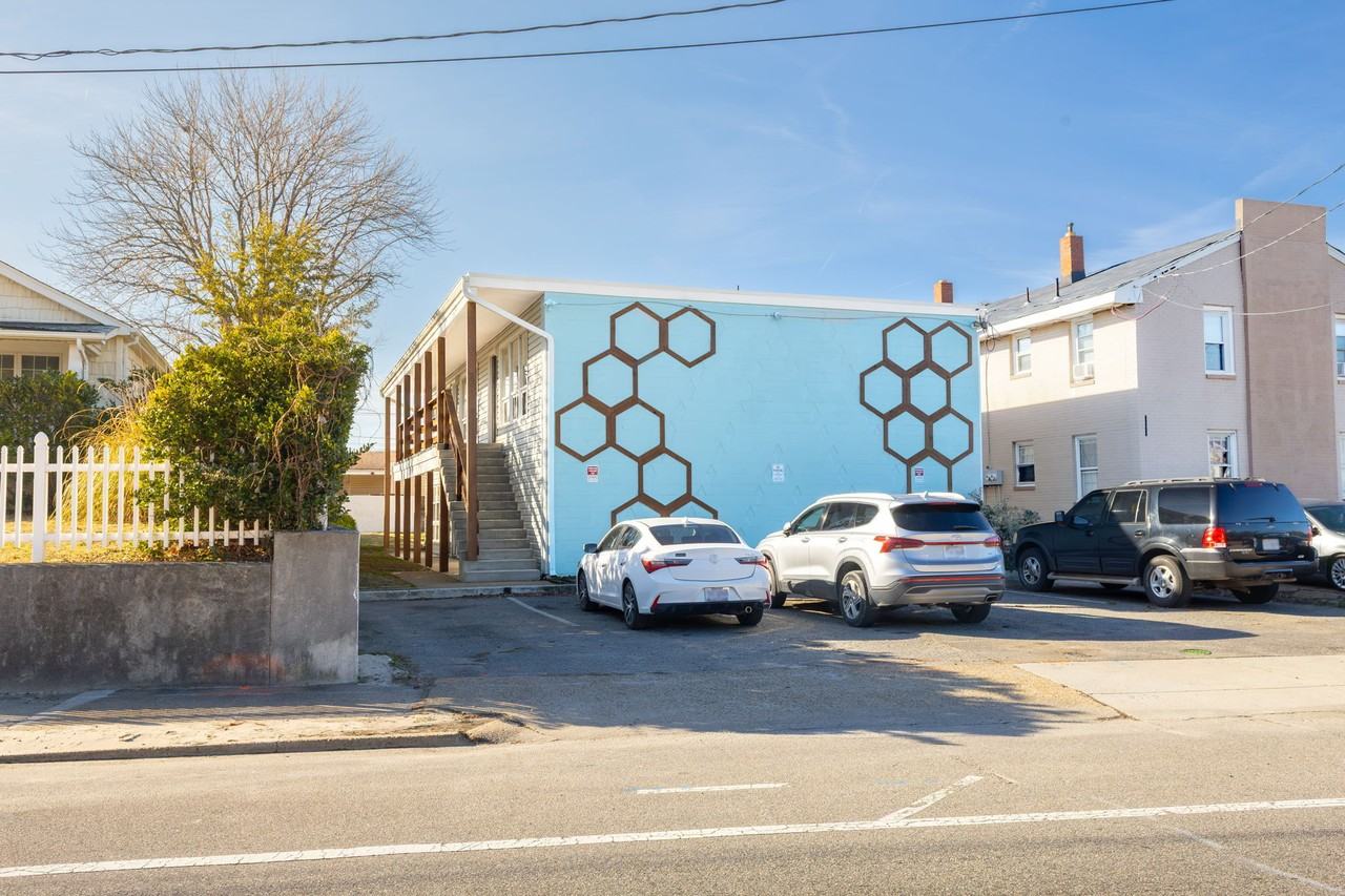 2065 East Ocean View Ave - Photo 2 of 15