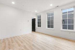 943 Washington Ave - Photo 1 of 1