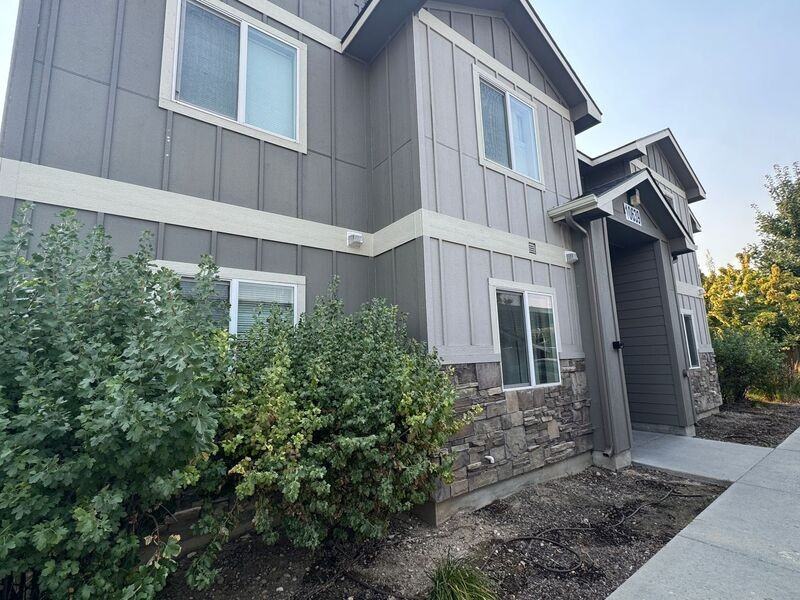 10639 W Wasdale Dr #201 - Photo 3 of 17