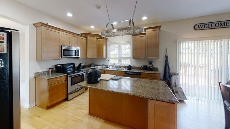 3874 Mill Pond Ln - Photo 6 of 21