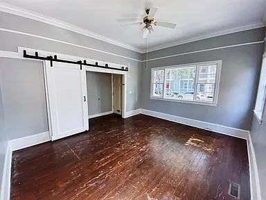 317 E 31st St #A - Photo 4 of 12