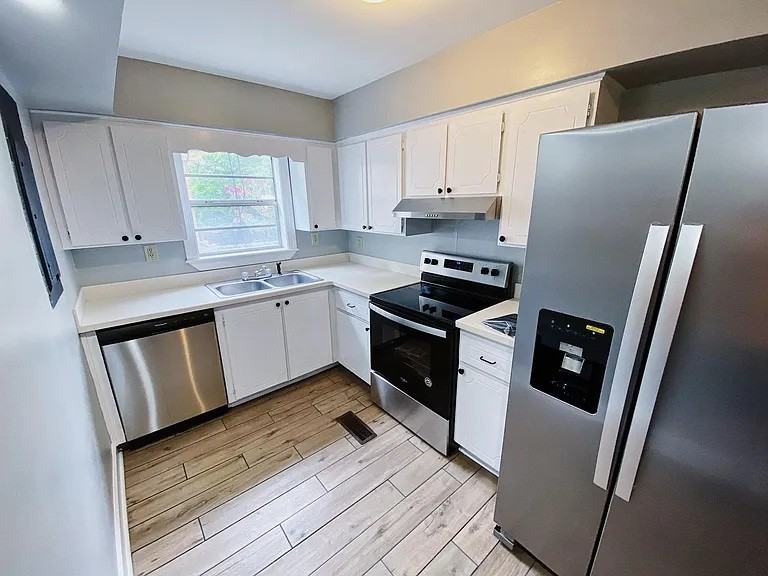 317 E 31st St #A - Photo 5 of 12