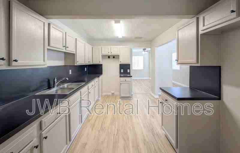 5739 Bree Rd - Photo 4 of 18