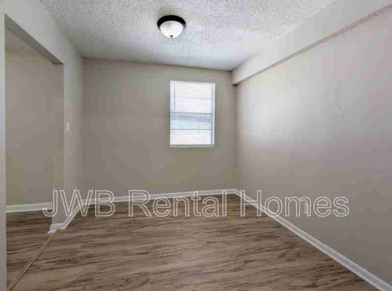 5739 Bree Rd - Photo 5 of 18