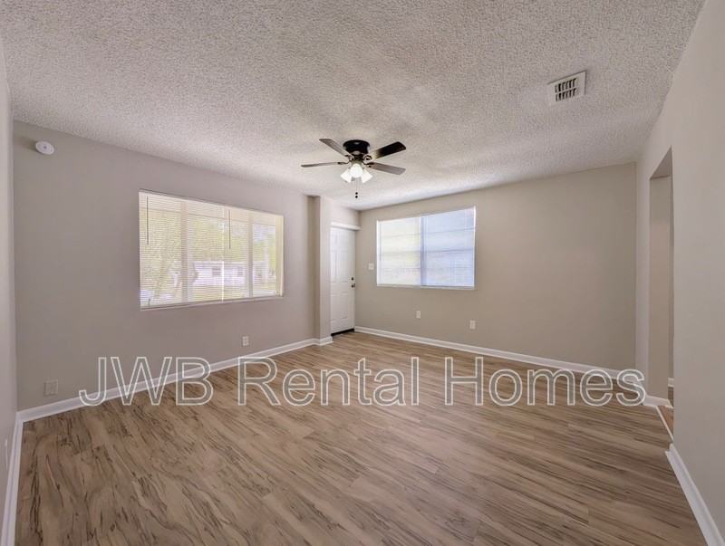 5739 Bree Rd - Photo 6 of 18