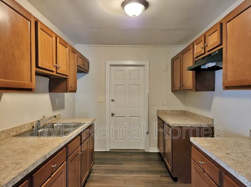 214 Santa Barbara Ave - Photo 3 of 13