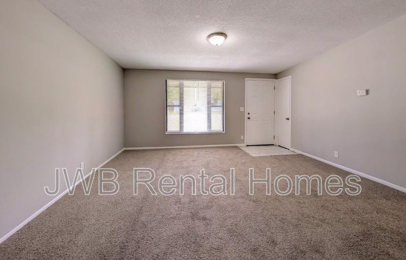 7762 Lake Park Dr - Photo 5 of 18