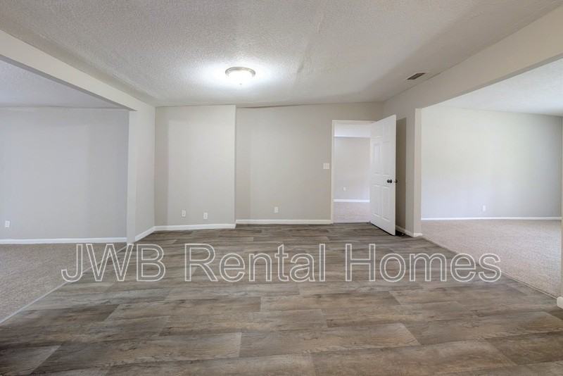 7762 Lake Park Dr - Photo 7 of 18