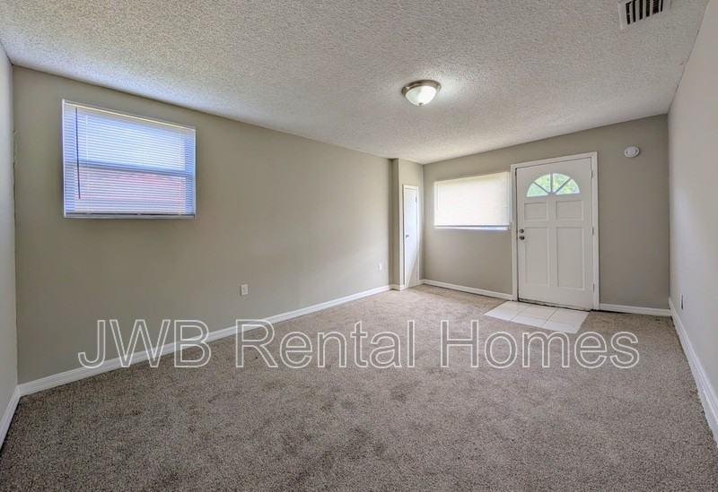 7762 Lake Park Dr - Photo 7 of 21