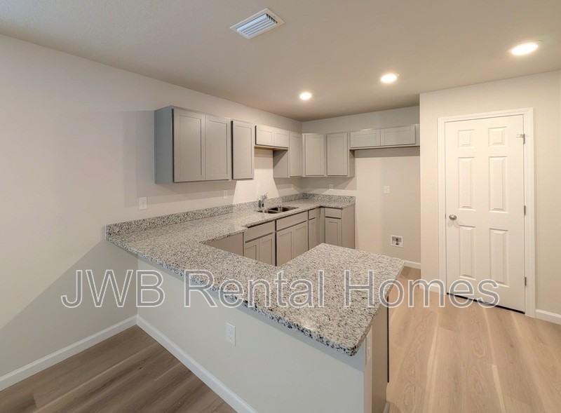 1203 Weare St - Photo 4 of 16