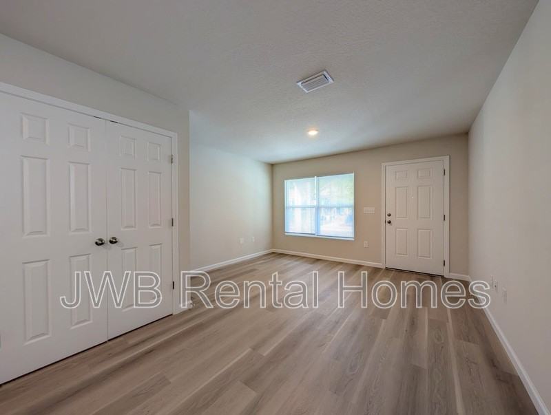 1203 Weare St - Photo 6 of 16