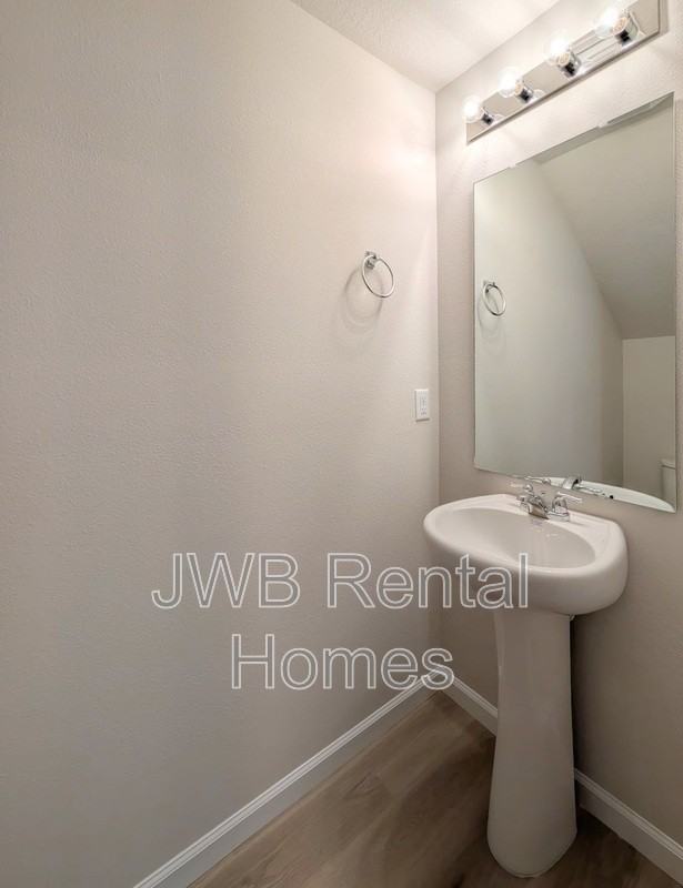 1203 Weare St - Photo 7 of 16