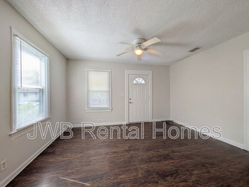 217 E 48th St - Photo 5 of 15