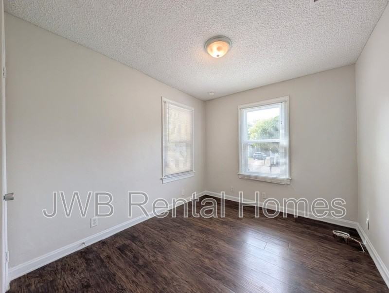 217 E 48th St - Photo 6 of 15