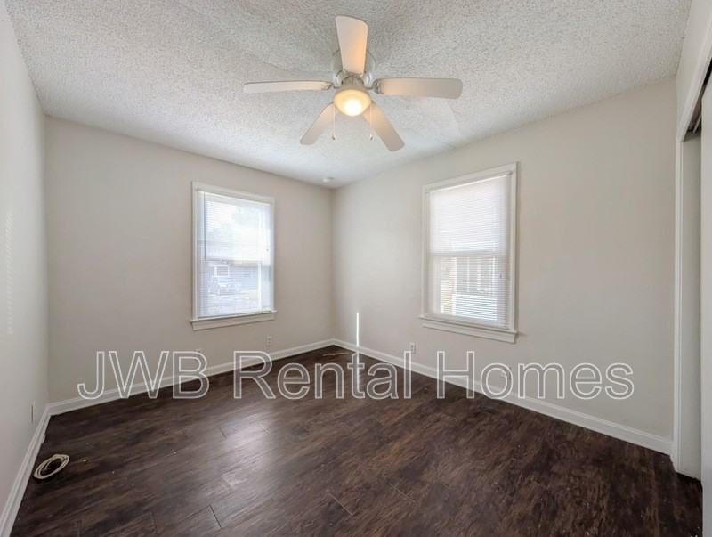 217 E 48th St - Photo 7 of 15